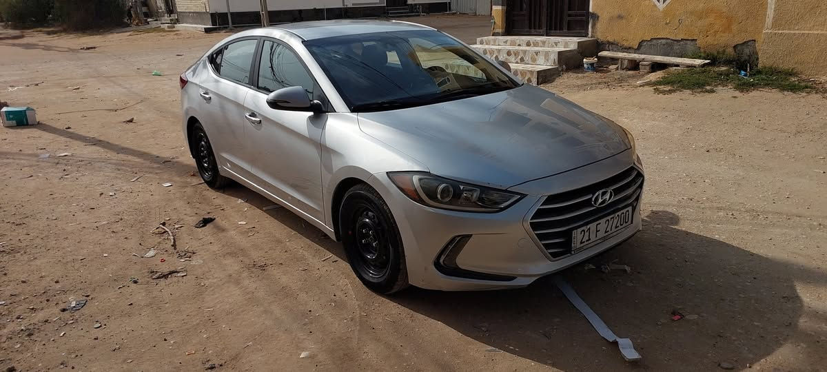 السلام عليكم 
النترا ٢٠١٨ وارد كندي محرك ٢٠٠٠ دوش رقم سليمانية بأسمي السنوية جديدة لل ٢٠٣٠ .. 
داخلة كلين تايتل، صار بيها حادث خلفي خفيف بالعراق وبدلت الجنطة والدعامية الخلفية .. وسونارها موجود ويه الصور سعرها ١٣٢ وبيها مجال للشراي السيارة كلش حلوة ومال جناي 

ملاحظة : السيارة ماشية ٢٤٣,٢٦٤ الف و محركها كام ، و بدلت الها محرك مال حاوية والمحرك الي بدلته ماشي ٣٠٠٠ ميل فقط يعني الممشى ال ٢٤٣,٢٦٤ الف ع المحرك القديم . 

مكاني كربلاء 
للاستفسار الاتصال على الرقم ***********
