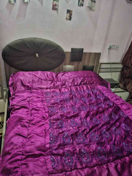 السلام عليكم غرفة نوم تركيا الباب الأول ٧ قطع نظيفة جدا للبيع مكاني كفاءات الصحة السعر ٥٠٠ ألف الاتصال على الرقم ***********
