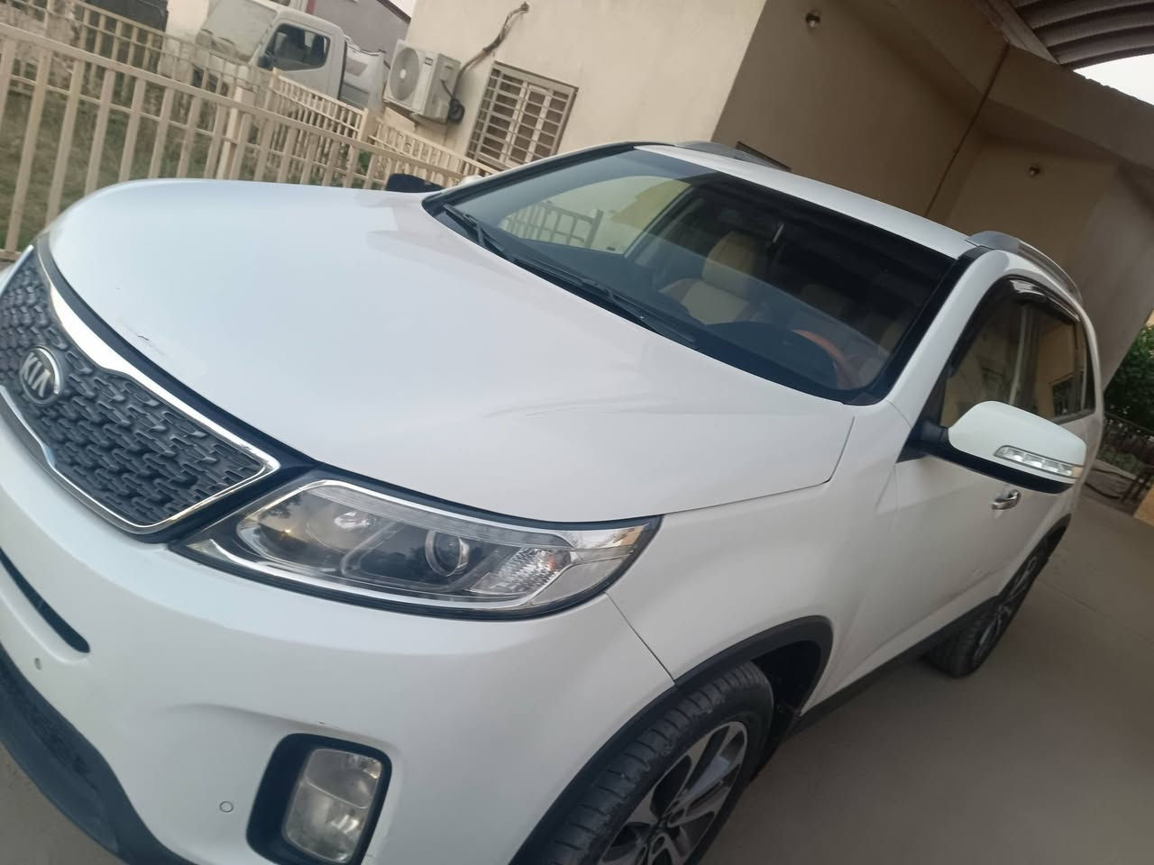 سلام عليكم. كيا سورينتو 2014خليجي محرك 2400. رقم واسط ابأسمي تحويل مباشر.
حساسات 
تحكم 
مري شفط 
دواخل بيجي 
ويل 19اكروم 
تبريد ثلاث قطع 
شاشة 
كاميرا
7راكب 
رقم الهاتف 
***********
السعر 173
