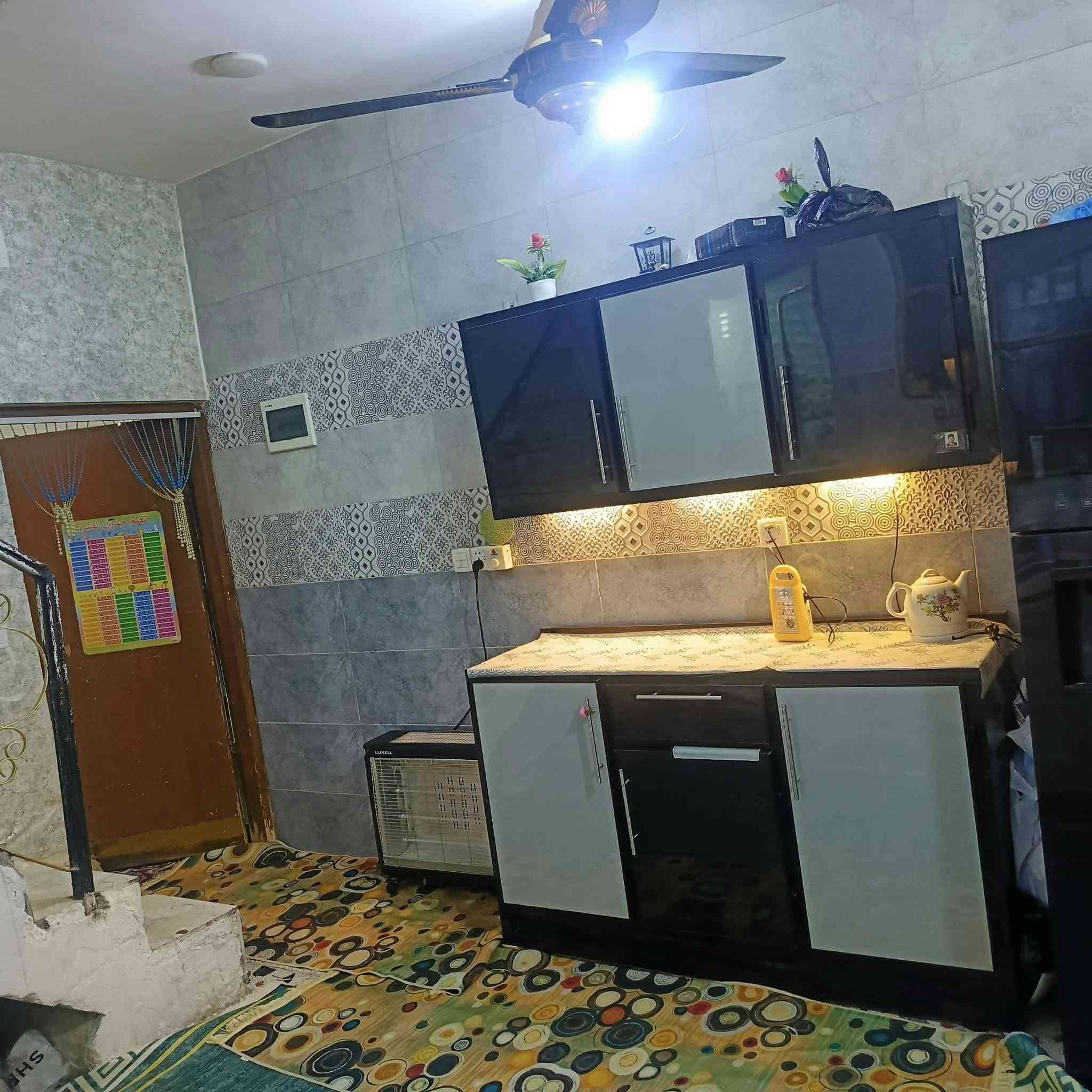 بيت للبيع زراعي سويب 
 50متر صالة و مطبخ وخدمات
 الطابق الثاني غرفتين وبالكون والثالث بيتونه وسطح
للاتصال صاحب البيت 
ابو سارة
 واتساب
***********
