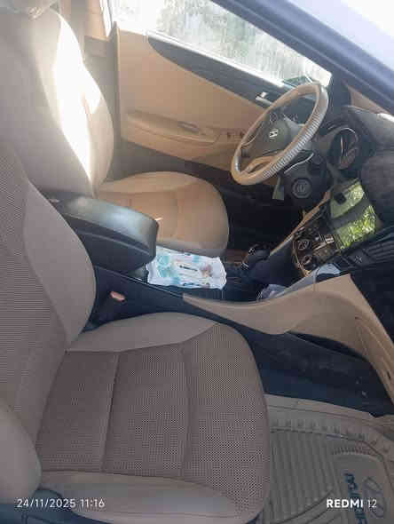 للبيع هونداي سوناتا وارد خليجي
موديل 2014 

رقم اربيل الدولي هزه وسنويه كلها جديده تحويل مباشر  

فول مواصفات بانوراما تحكمات كشن كهرباء 

بيها صبغ نص جاملغ الخلفي بدون دواخل بيه بارد 

جاهزه السياره من كلشي 

السعر 130ورقة وبيها مجال بسيط 

للاتصال *********** وبي وات ساب 

مكان السياره بغداد / الدورة / هور رجب
