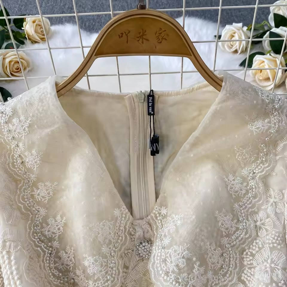 ⁨	⁨	فستان كيبور يجنن 🙈💞
الطول 119 سم 
السعر :60 الف 
القياسات S M L Xl Xxl⁩⁩


**إذا كنت صاحب هذا الإعلان وتريد حذفه لأي سبب، رجاءا أرسل رسالة إلى الدعم الفني**