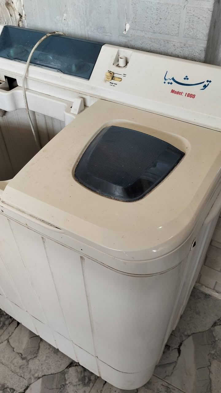 غسالة توشيبا للبيع
شرط الشغل فقط التجفيف يحتاج تصليح 
السعر 100 
الناصرية حي اريدو ***********
