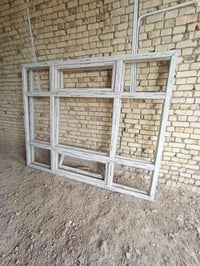 شبابيك 3ااسعر الواحد ب100ابد مامستعملات نضيفات رقم الهاتف 07857072244