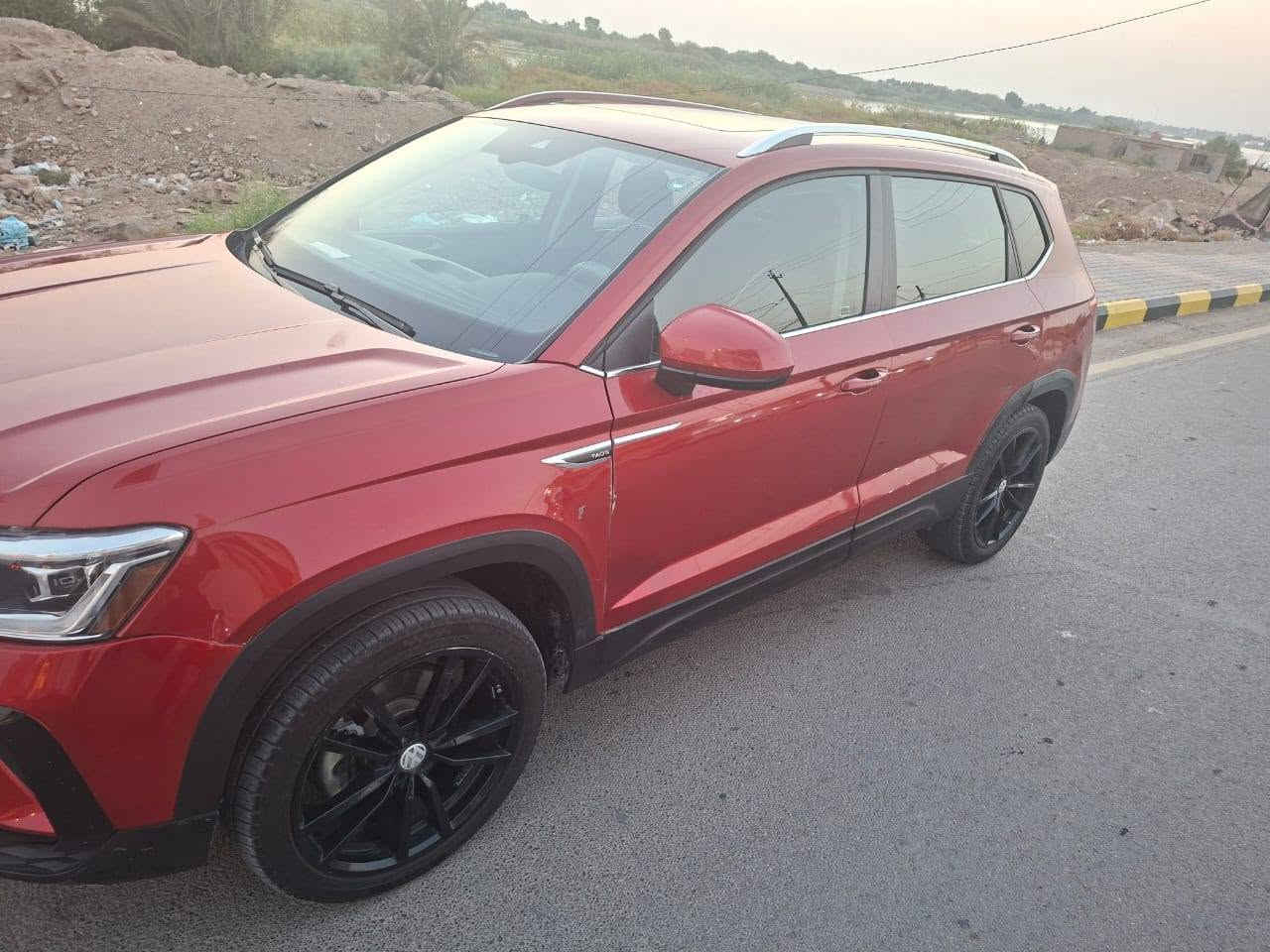 VW taos 2023 Sel
ماشيه 40 الف كيلو 
مواصفاتها:
بنوراما 
تدفئه وتبريد كشنات 
تدفئه ستيرن 
رادارات ٣٦٠ 

حادثها جاملغ بدون دواخل ايرباك بس برده طاك
مكانها اربيل 
رقم اربيل باسمي تحويل نفس اليوم 

*********** واتساب واتصال

سعر 150$

