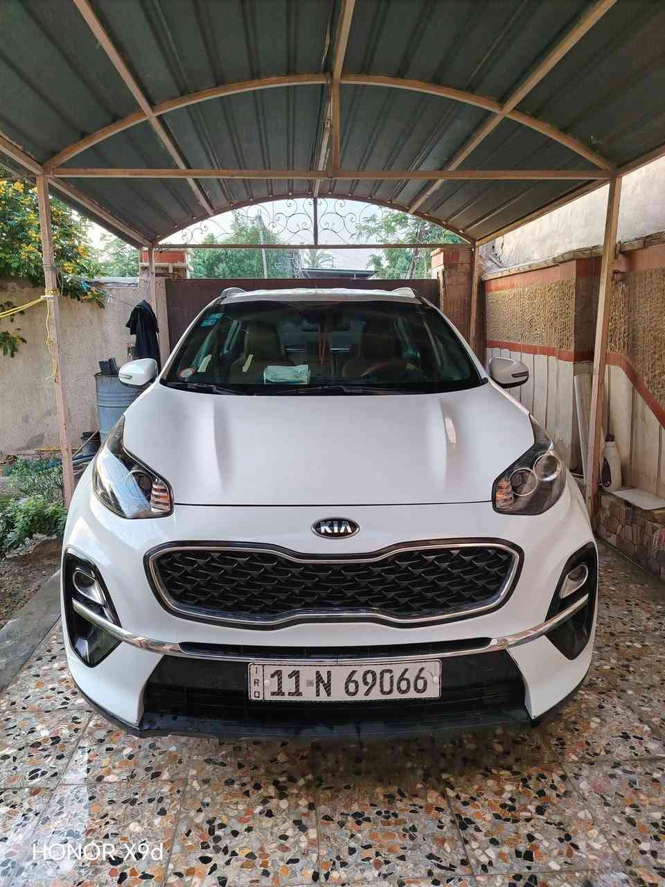 السلام عليكم سبورتج م ١٩ فول مواصفات ماعدا البانوراما ماشيه ٤١كم حقيقي خليجي مكفولة من الصبغ والبارد السياره جديده مرقمه بغداد مكانه بابل السعر ٢٠٥ ورقه للاستفسار الاتصال ***********
