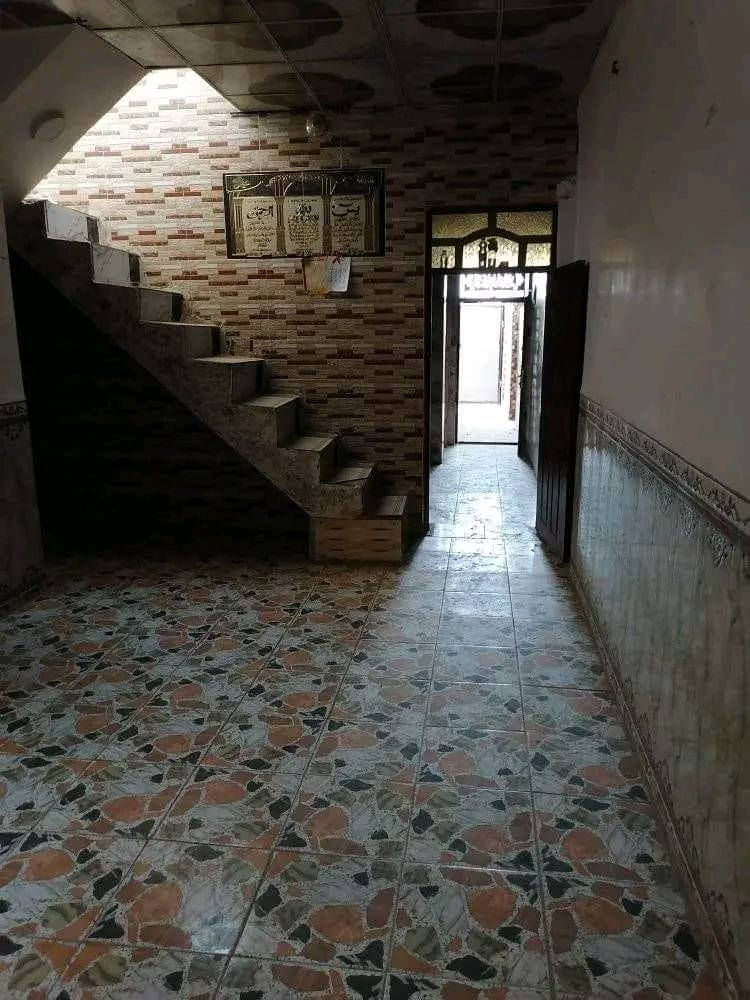 دار للإيجار 100م حي النداء منطقة 59 غرفة وصالة واستقبال ومطبخ وصحيات  من عمود 23 وتنزلون للحي اتصال ***********
