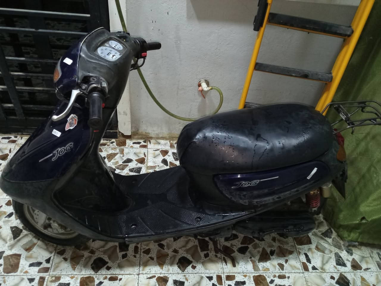 السلام عليكم دراجه ستين للبيع الدراجه طافيه ابيع كوم حديد سعره 125 وبيه مجال مكان بغداد دوانم الشرطه الخامسه ***********
