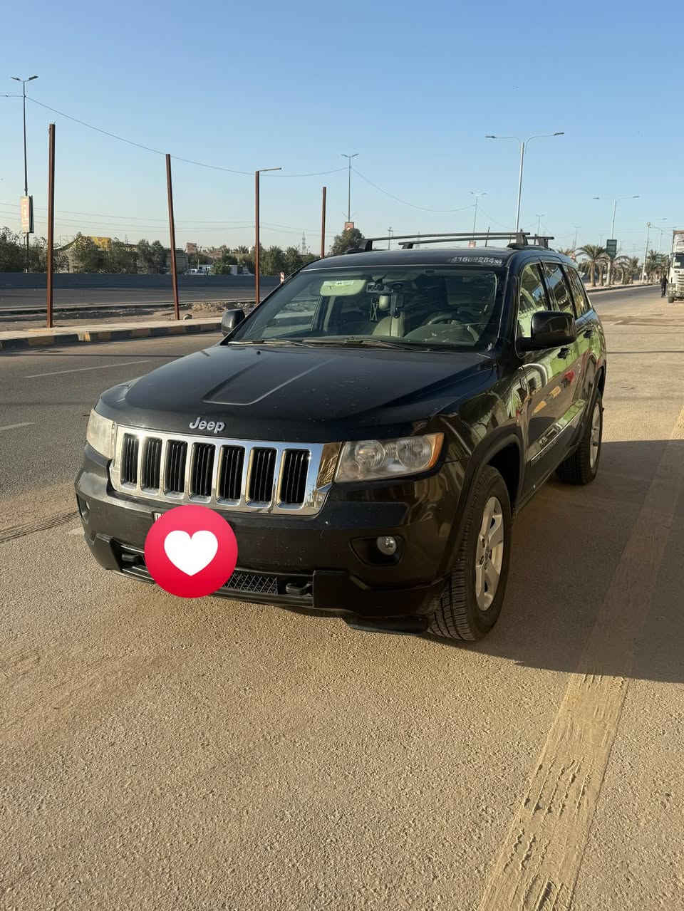 السلام عليكم سياره جيب ادوات كلش حلوه ونضيفه كير ومحرك جديد كصه جنطه فقط  من كلشي جاهزه السياره رقمي ***********
