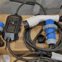 وآمن لشحن سيارات Plug-In Hybrid بكفاءة عالية، مصمم ليلبّي احتياجات الا...