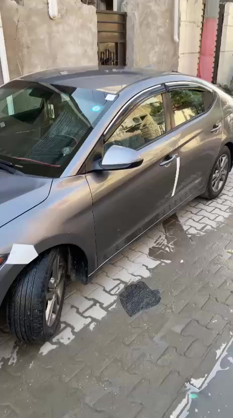 السلام عليكم. النترا رقم بغداد موديل ٢٠١٨وارد امريكي حادث بنيد مبدل وجاملغات مرشوشات سيارة جاهزة من كلشي سنوية جديدة رقم صاحب السيارة***********
