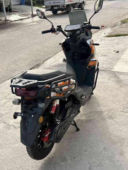 السلام عليكم دراجه شحن للبيع دراجه استخدام بيتي نضيفه شوف عينك دراجه مماشيه هواية بطاريات جدد 
المكان بغداد الكرخ 

‭0780 598 5807‬
