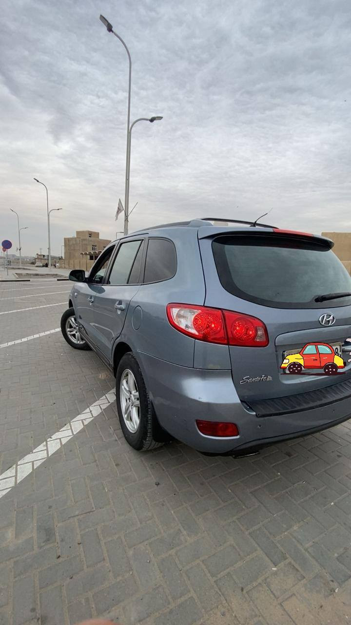 السلام عليكم سنتافي دخول جديد سبعه راكب ادوات ادوات تومه سنويه ورقم طبق الاصل موديل 2012 عنوان بصره بصره السعر 55 مكلف بالنشر مراوس راوس بالاستفسار برقم الهاتف***********
