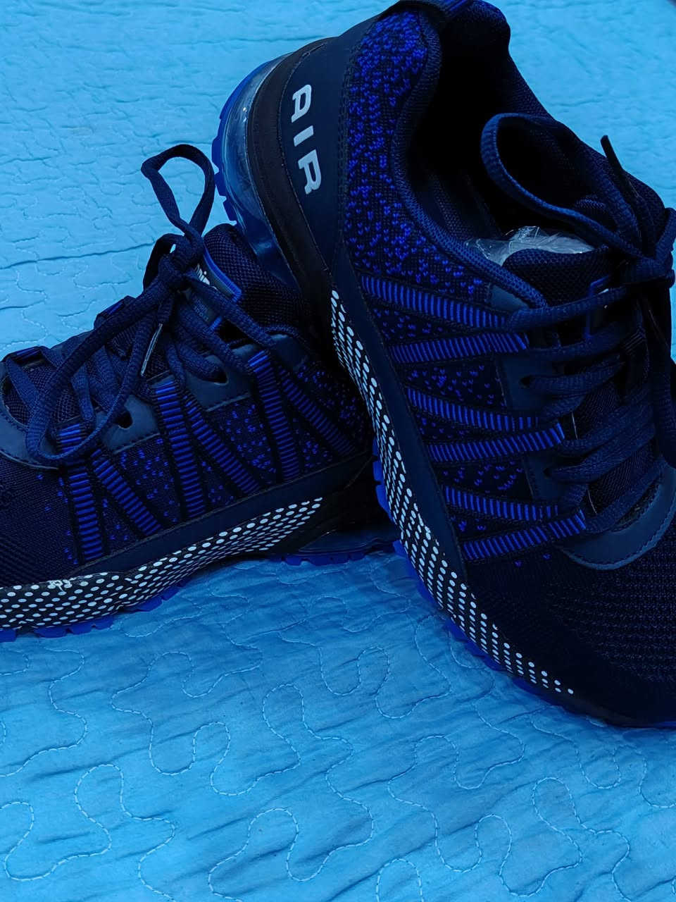 حذائين نفس الشي فقط اختلاف الوان كلش حلوات الأزرق قياس 39 والاخضر 38 السعر خاص ***********
