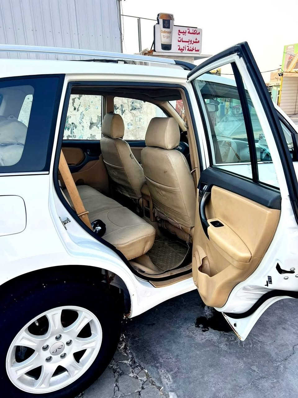 السلام عليكم تيكو 2015 (شيري الفرات) كير ميكانيكي المرغوب محرك 2000 سنوية باسمي 2029 تحويل مباشر - سيارة مال جناي نصبتها حلوة ومرتبة ماشية 178 -   تبريد ثلج  فتحة قمارة حساسات خلفية سونارها جديد بتاريخ اليوم
 مكاني واسط - الكوت
*********** 
السعر 68
