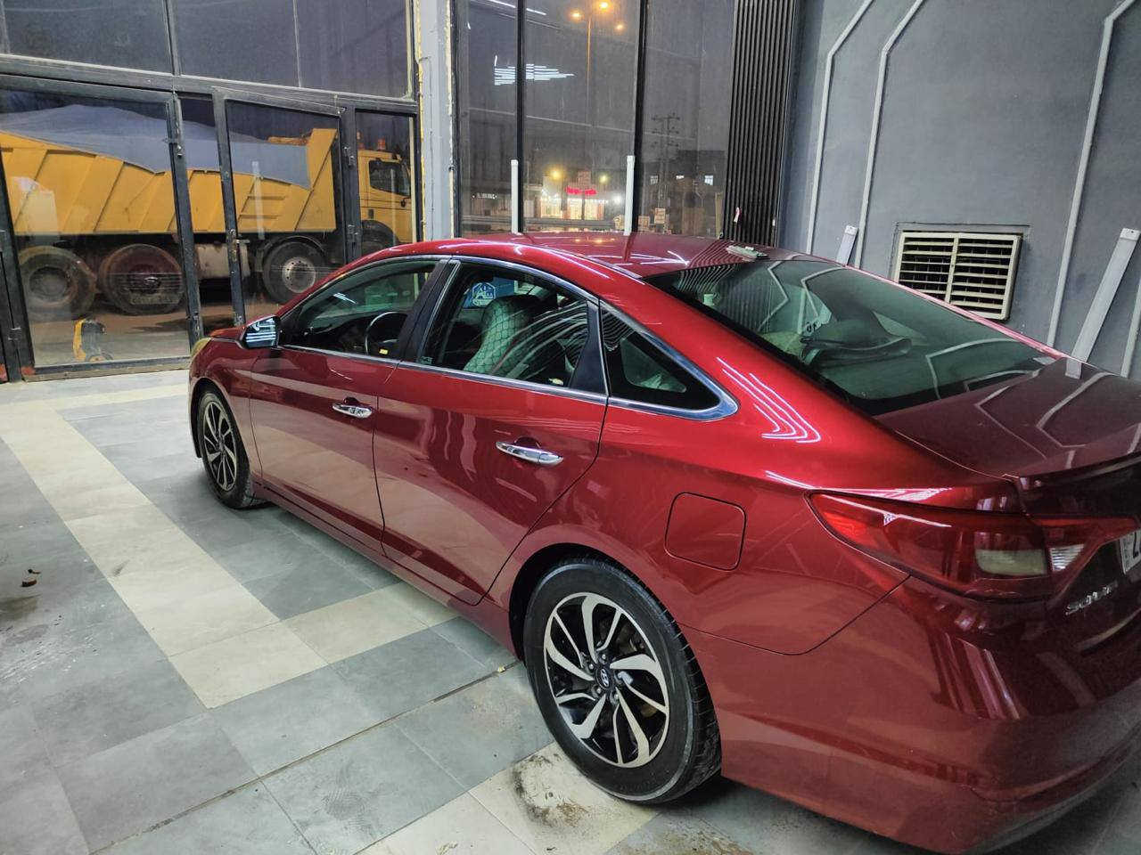 السلام عليكم ورحمة الله وبركاته
سوناتا حمراء اللون 2016 وارد امريكي بيها جاملغ جهة السايق وبنيد مكينة 2400 GDI اربيل باسمي مطلوبة 280 الف غرامات اربيل ( ابيع تحويل مو وكالة ) السعر 103 مكانها بغداد 
***********
