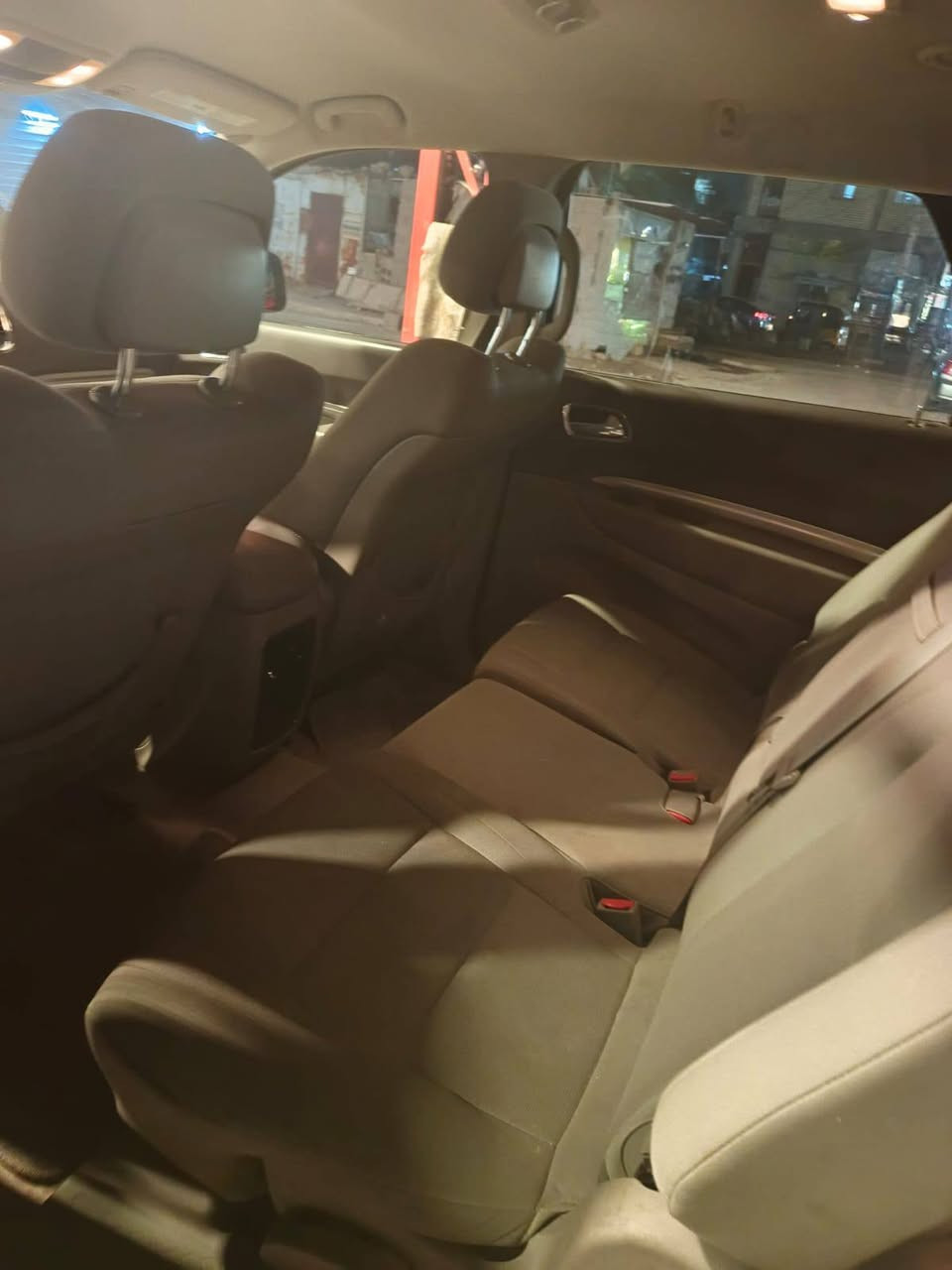 السلام عليكم 
دورنكو للبيع او مراوس (ادوات ادوات ادوات)موديل2012 
مكفوله من الحادث والكص والعشائر والسرقة والانتر بول 
المواصفات سبعه راكب
3 قطع تبريد 
داخل بيجي 
شاشه اندرويد
فور ويل 
تخم تاير جديد 
وصدر 
6 سلندر
مكاني بغداد الدورة 
السعر 88 وبيها مجال حك الجيه
للاستفسار (***********)
***********
