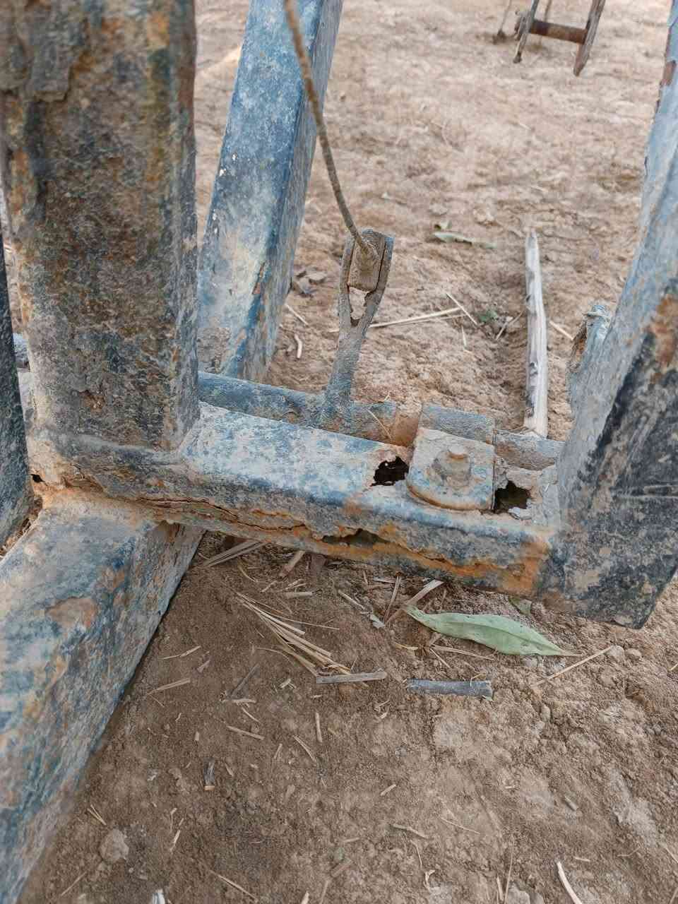 شواصي تلاثه 3 واحد بيهن بي لحيم ولباقيات نضيفات وبدي واكسنات 3 تعال خاص وتدلل رقمي *********** واتساب مامتواجد
