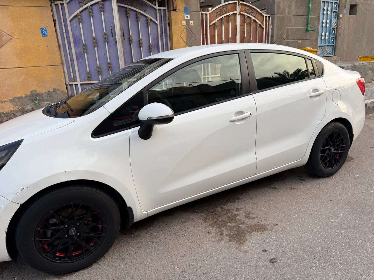 � للبيع كيا ريو موديل 2012

للبيع سيارة كيا ريو موديل 2012
اللون: أبيض
الممشى: 140 ألف كم

المواصفات:
✅ شاشة
✅ كاميرا خلفية
✅ كهربائيات فعّالة بالكامل
✅ سيارة نظيفة والاستعمال شخصي

السعر: 95 ورقة وقابل للتفاوض للجادين.

📩 للتواصل على الخاص
📍 الموقع: البصرة البصرة, العراق


**إذا كنت صاحب هذا الإعلان وتريد حذفه لأي سبب، رجاءا أرسل رسالة إلى الدعم الفني**