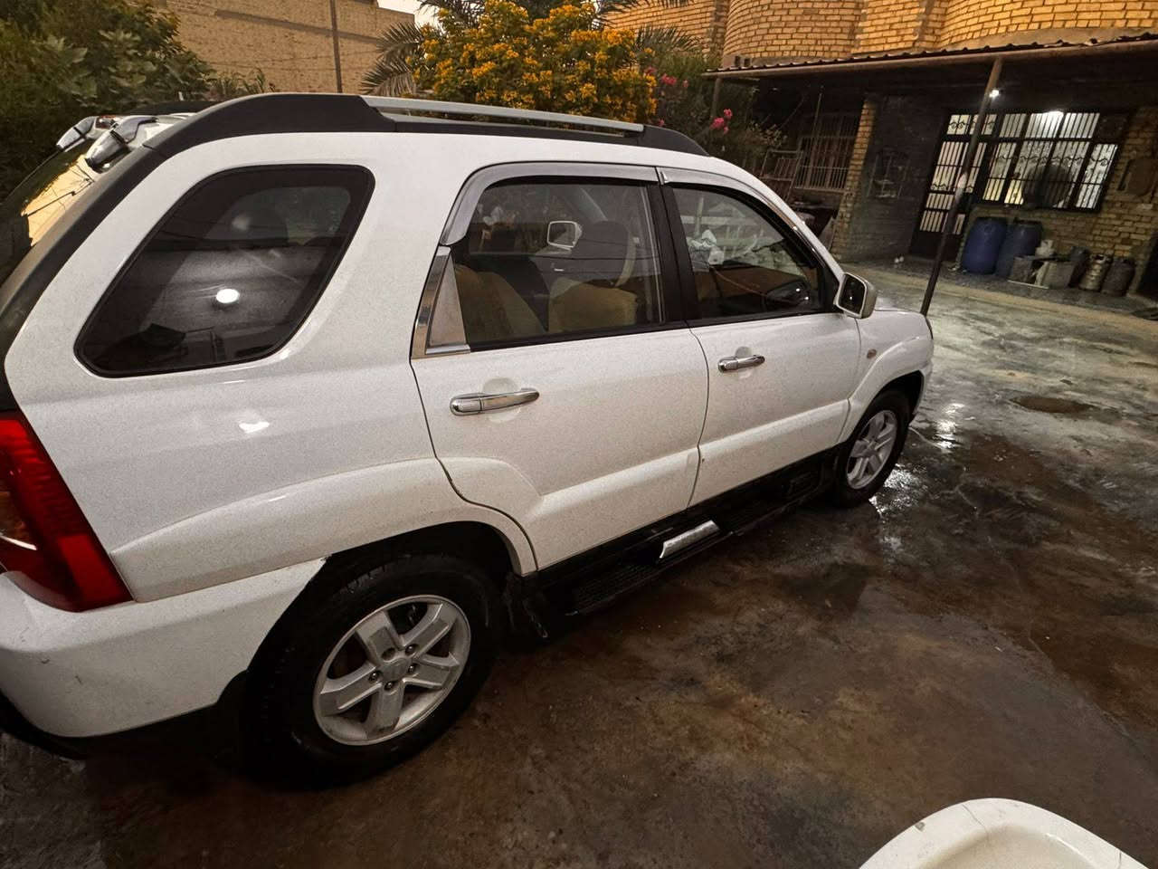 للبيع مكان بغداد مديل ٢٠٠٩ كشنات جلد  كوري فتحه مكلف بل نشر*********** السعر  ١٢٥ بيه مجال
