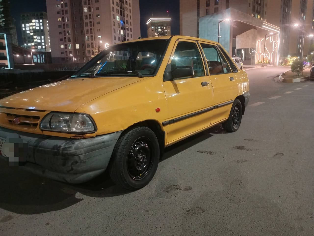 ‏‪***********‬‏السلام عليكم سايبه موديل 2012للبيع سياره بلاديه لاضربه ولا صبغ فقط با الصدر بيه طخه كهربائياتها كلها كامله تبريد ثلج كير نضيف محرك بيه خيط تبخير داخلها مدوشم نضيف سياره بأسمي ورقم دولي باقي بس ع استلام سنويه جديده هيئه غرامات مصفره مكاني بغداد حي الجهاد شارع بانزين خانه سعر 32 ‏‪ورقه
