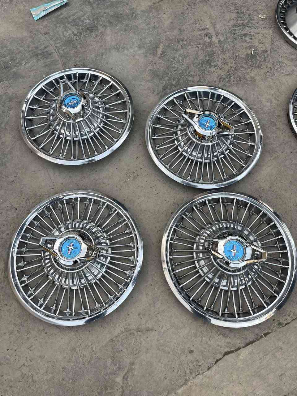 سلام عليكم للبيع تخم موستنك سعر700وتخم شوفر 64سعر 400
للاستفسار/***********
