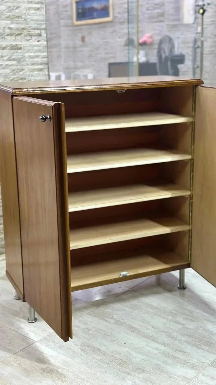 السلام عليكم
جزامة نجارة عراقية شغل ورشتنا
الخارج صاج 5ملم
الداخل معاكس 4ملم
نرمادة شريطية
الارجل واليدات حديد 
ارتفاع ٩٥
عرض ٨٠
عمق ٣٢
متوفرة بلونين صاجي+خشبي 
السعر ١١٥ مع التوصيل لكل المحافظات
مدة التجهيز ٣ ايام توصلكم وتفحص امام المندوب للحجز
*********** واتساب
