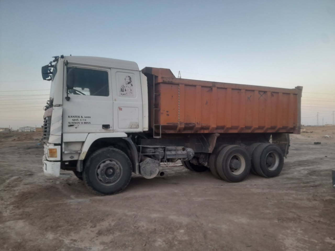 السلام عليكم فولفو ايف للبيع موديل 94 جير ثلاثه بثلاثه مكينه جديده***********
***********
