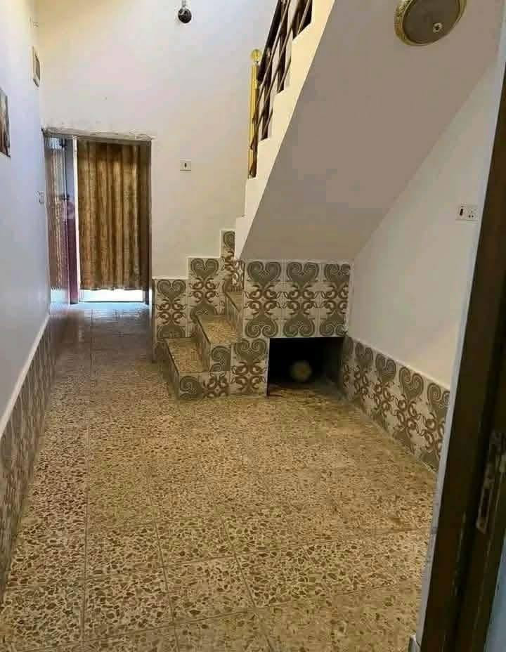 🪬 
يسر ادارة مكتب العبدلي 2 الواقع في حي الزهراء ان تعلن عن

🏠 بيت للإيجار – النجف الأشرف / حي السلام
بيت مساحة 50م، موقع ممتاز خلف مدرسة بانقيا
طابق واحد، جاهز للسكن فوراً ✨
🔹 يتكون من:
غرفة
صالة
منور
مطبخ
حمّام + تواليت
🔹 الخدمات:
تأسيس كهرباء وماء كامل
خط مولد متوفر ⚡
بيت نظيف ومرتب
السعر 225 مقدمة كل ٣ اشهر 

***********  ابو غيث

اذا كان لديكم دور ..
بيع .. رهن  .. ايجار  فقط مراسلتي لعرضها وسوف نحقق لك ما تود

لمعرفه عروضنا ..
متابعه صفحه المكتب على الرابط 
https://www.facebook.com/share/16E5gRnWXJ/
