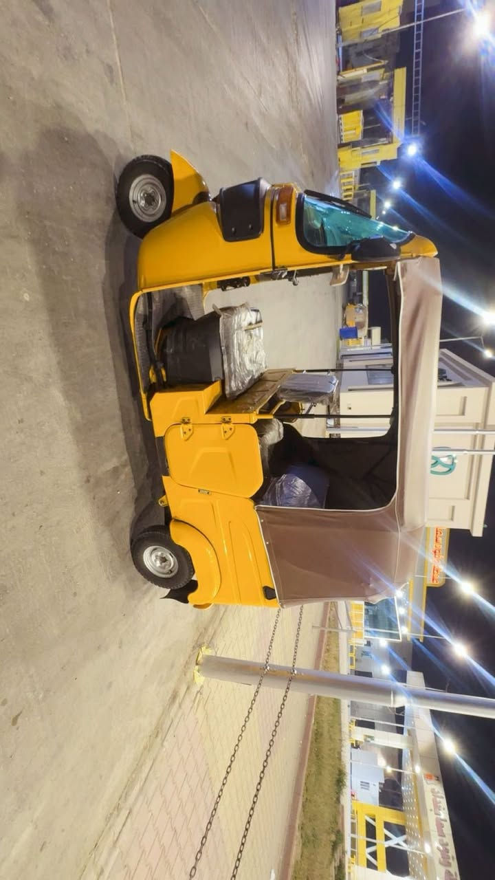 السلام عليكم تكتك موديل ٢٢ رقم وسنويه شهر العاشر تكتك الله شاهد زيرو الله شاهد وهاذ رقم الولد  *********** رايده ٩ مليون ٧٠٠ بيه مجال بصيط
