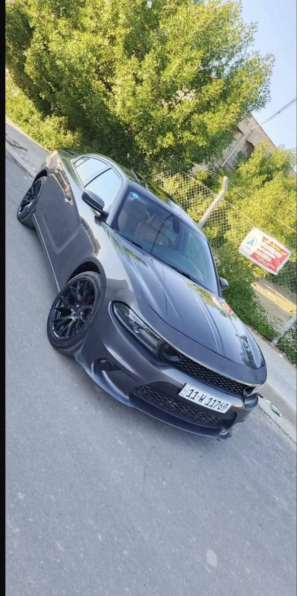 سلام عليكم جارجر موديل 2020 فول فتحه حادث خفيف فقط جاملغ امامي امبدل وصبغ قليل بلجاملغ الخلفي ماشيه 70 رقم بغداد باسمي السعر 220 بيع او مراوس مكان السياره بغداد اعضميه ***********
