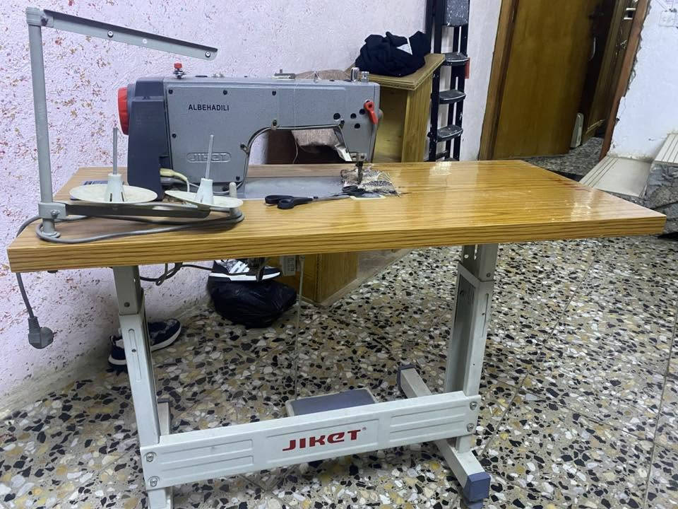 مكينة خياطة جاكيت
اوتماتيك لي يسموه نص فول المرغوب
نضافه 99 ب100
قليل الستعمال 
كاتم الصوت وسحب كهرباء كلش قليل 
مكان بغداد الحسينية
***********
ما متواجد بل فيس وات ساب 
السعر 325 وبيه مجال
