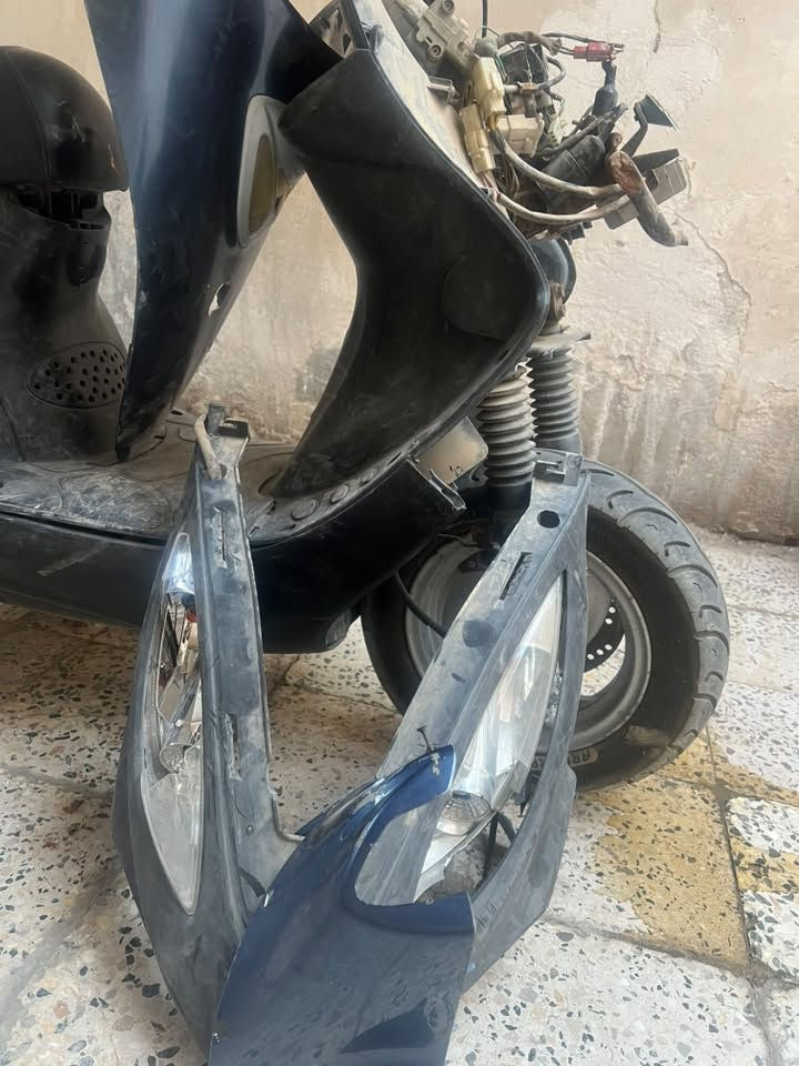 اخوان سلام عليك عندي هاي الدراجه سويت بيها حادث وماعرف احد يصلحها او يبيع غراضها الداجه جي فور اسمها اريد ابيعها على وضها رقم تلفوني ***********
