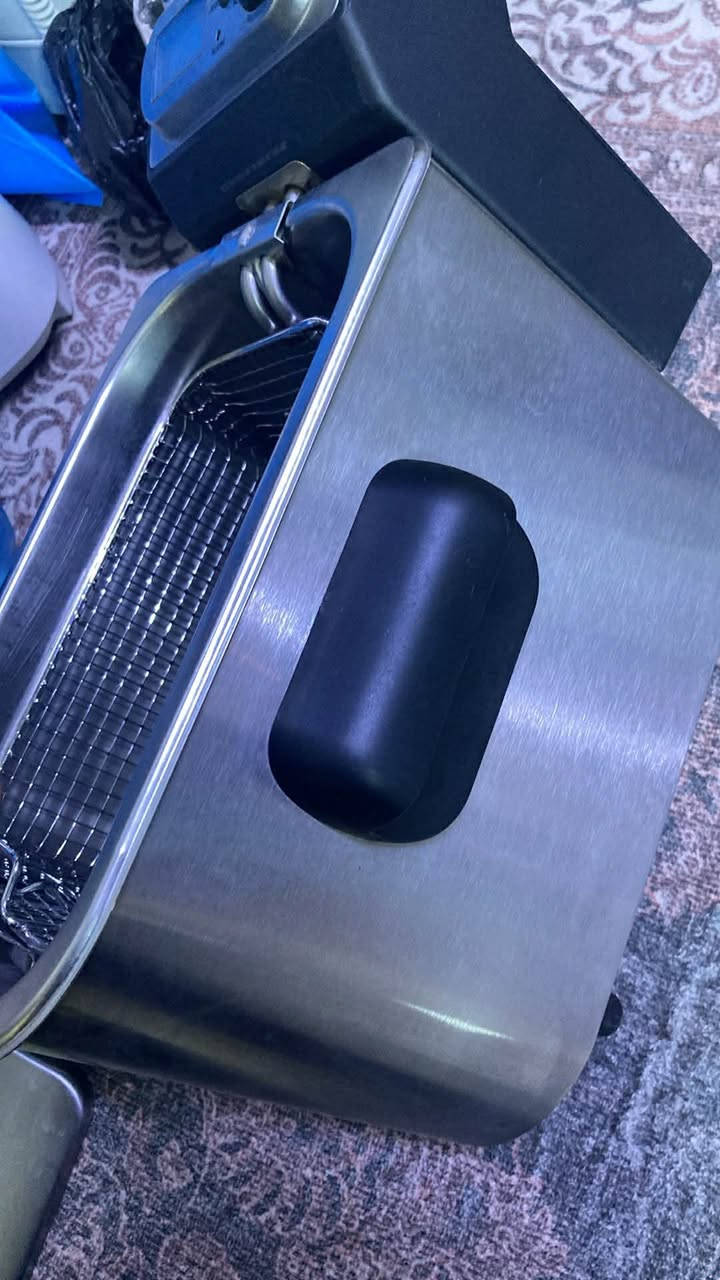 السلام عليكم… قلايه كهربائيه للفنكر او الكنتاكي … انكليزيه أخت الجديده من الفولاذ المقاوم للصدا.. شاشه رقميه لاختيار درجه الحراره والوقت.. السعر 40 الف شامل التوصيل..تحياتي


**إذا كنت صاحب هذا الإعلان وتريد حذفه لأي سبب، رجاءا أرسل رسالة إلى الدعم الفني**