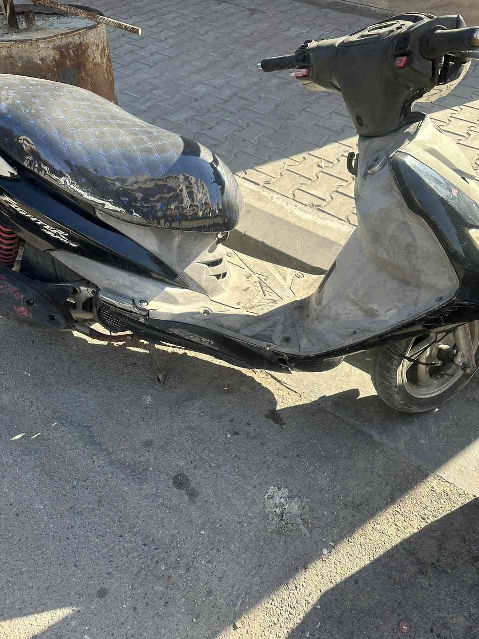 سلام عليكم دراجه سيام اكلفك من كلشي مكنيه سرقه من كلشي كهربائيته شغاله دراجه عمليه مصالي اهواي ماخذ من رمبه معرض بل حريه إذا تريد اخذك عليه البيع او مرواس سعر 650 ***********
