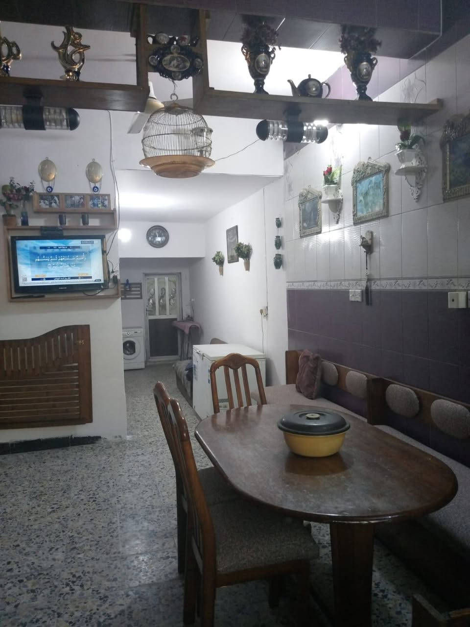 سلام عليكم بيت للبيع ١٥٠ متر شعب شارع صحا خلف مطعم محمد الكردي سعر ٢٥٠ بي مجال يحتوي علا ٦ غرف نوم ***********
