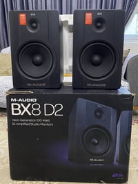 سماعات BX8 اخو الجديد مشتريها قبل ٦ اشهر   للاستفسار خاص او الاتصال وا...