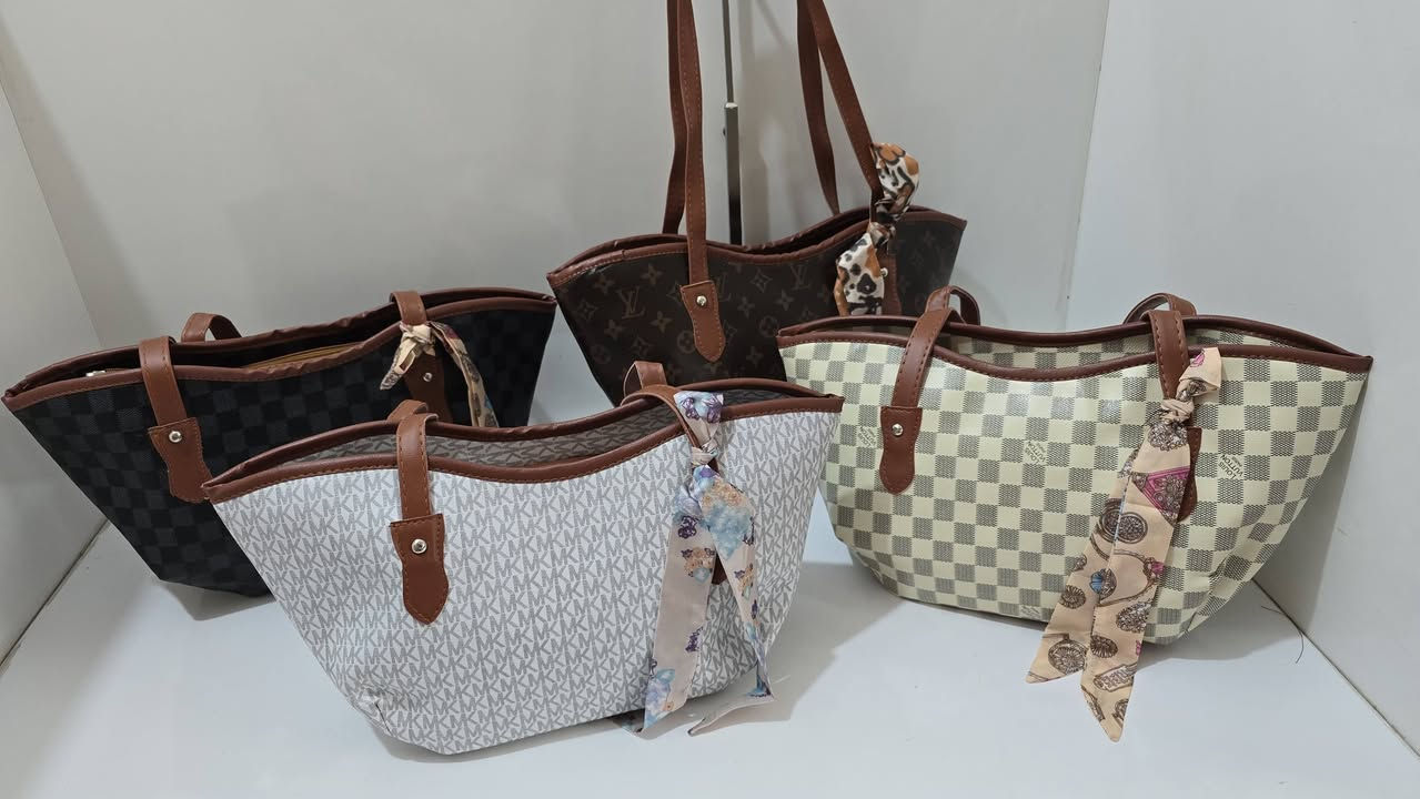 #جديد_الورود_للحقائب 
جمالها ونزاكتها 
السعر #ب٨ الف فقط 

متوفره حسب الالوان المرفقه في الصور ❤❤❤

#اذا_حبيتي_تكون_اطلالتج_مميزه راسلينا ع البيج 
او الاتصال ع الرقم ✅️***********✅️

  #التوصيل لكل محافظات العراق(٥) الف فقط 
  #التوصيل لمحافظة بابل (٣) الف فقط

#توجد_خدمة_توصيل_المسيب_وكافة_محافظات_العراق

#ملاحظه المحل حقائب نسائيه وملابس أطفال واكسسوارات داخل المحل 🔥 يارزاق 

العنوان ازياء الورود بابل_مسيب_شارع المستشفى مجمع مضر النجار
 #مقابل مجمع ريحانه للأقمشة 
#مجاور دكتوره علياء النسائيه 
#مجاور احمد للموبايل 
رابط قناتنا ع التليكرام  https://t.me/alwrood996

رابط صفحتنا ع الانستغرام https://instagram.com/alwr.ood9?igshid=ZGUzMzM3NWJiOQ==    تشرفونا وتنورونا
