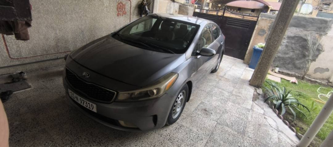 كيا فورتي 2018
فول مواصفات عده الفتحه
كشن تدفئه ستيرن تدفئه
بصمه شاشه كامره ٣ انضمه قياده
فول تحكم ستيرن 
محرك 2000
كير ايتي بلادي المرغوب
باسمي ارقام جديده وسنويه منتهيه عنوان بغداد الزعفرانية السعر 118بيها مجال ***********
