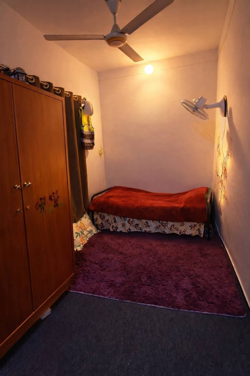 مشتمل للبيع في مصطفى راغب
فرع عبد الله للاتصالات مقابل حلويات راشي الطاحونه
قريب جدا من شارع ٤٠
بناء قديم ترميم بداية 2025
طابو صرف المساحة ٥٣ متر واجهة ٥
صبه خارجيه +كلدور +مطبخ +صحيات
الطابق الاول غرفتين  مع مخزن
للاستفسار ***********
