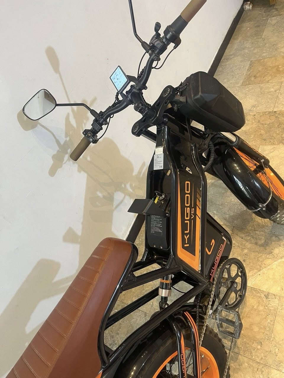 دراجة من شركة kugoo دراجة شحن وبنفس الوقت بايسكل الدراجة 3 سرع سرعتها 60 حقيقي تتحمل وزن 150 نوع البطارية ليثيوم ايون دبلات امامي خلفي حجم التاير كبير 48 فولت 24 امبير بريكات دسك هايدروليك تحتوي على عقرب من نوع شيمانو 6 سرع السعر مليون وبي مجال بغداد العبيدي


**إذا كنت صاحب هذا الإعلان وتريد حذفه لأي سبب، رجاءا أرسل رسالة إلى الدعم الفني**