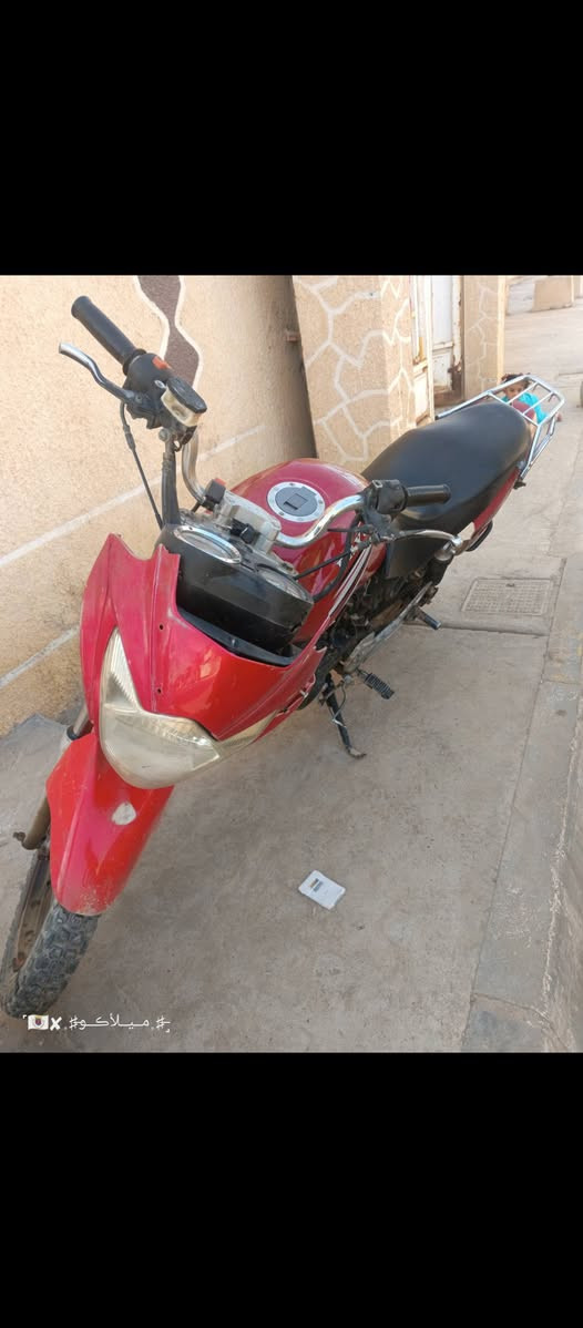 السلام عليكم دراجه دايوان للبيع شغاله السعر 200 وبيها مجال 
الرقم واتساب واتصال ‏‪***********‬‏
