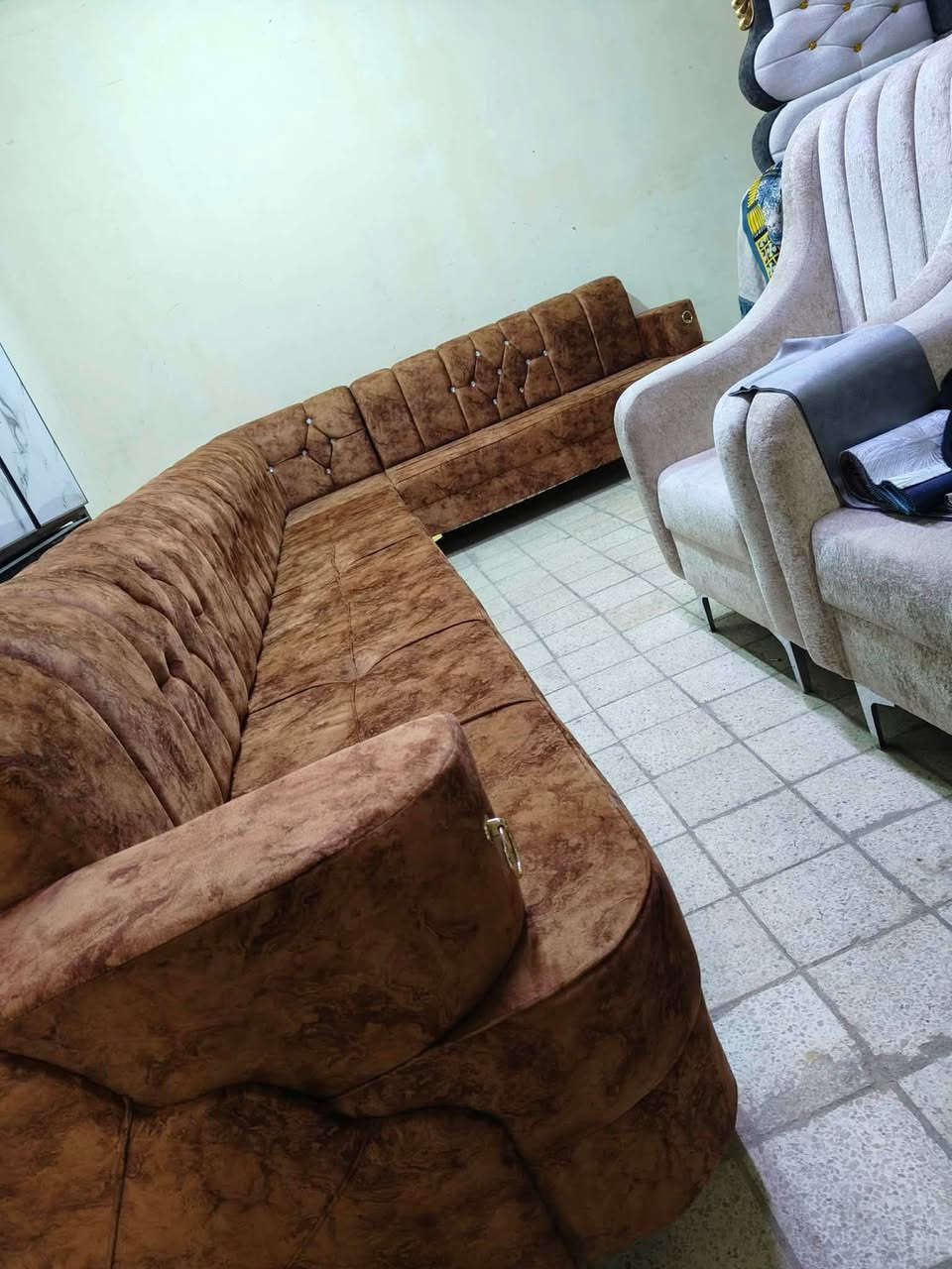 معرض زياد الأثاث المنزلي
تخفيضات بمناسبه  عيد الفطر المبارك ✨🌙🌙🌙🌙✨ 
كل عام وانتم بالف خير 
ديوان قياس 11 مقعد 5 قطع 
السعر فقط 280 الف 
العنوان تكريت شارع الزهور خلف افران الكرخ وقاسم مول معرض زياد الأثاث المنزلي 🫴 
***********
