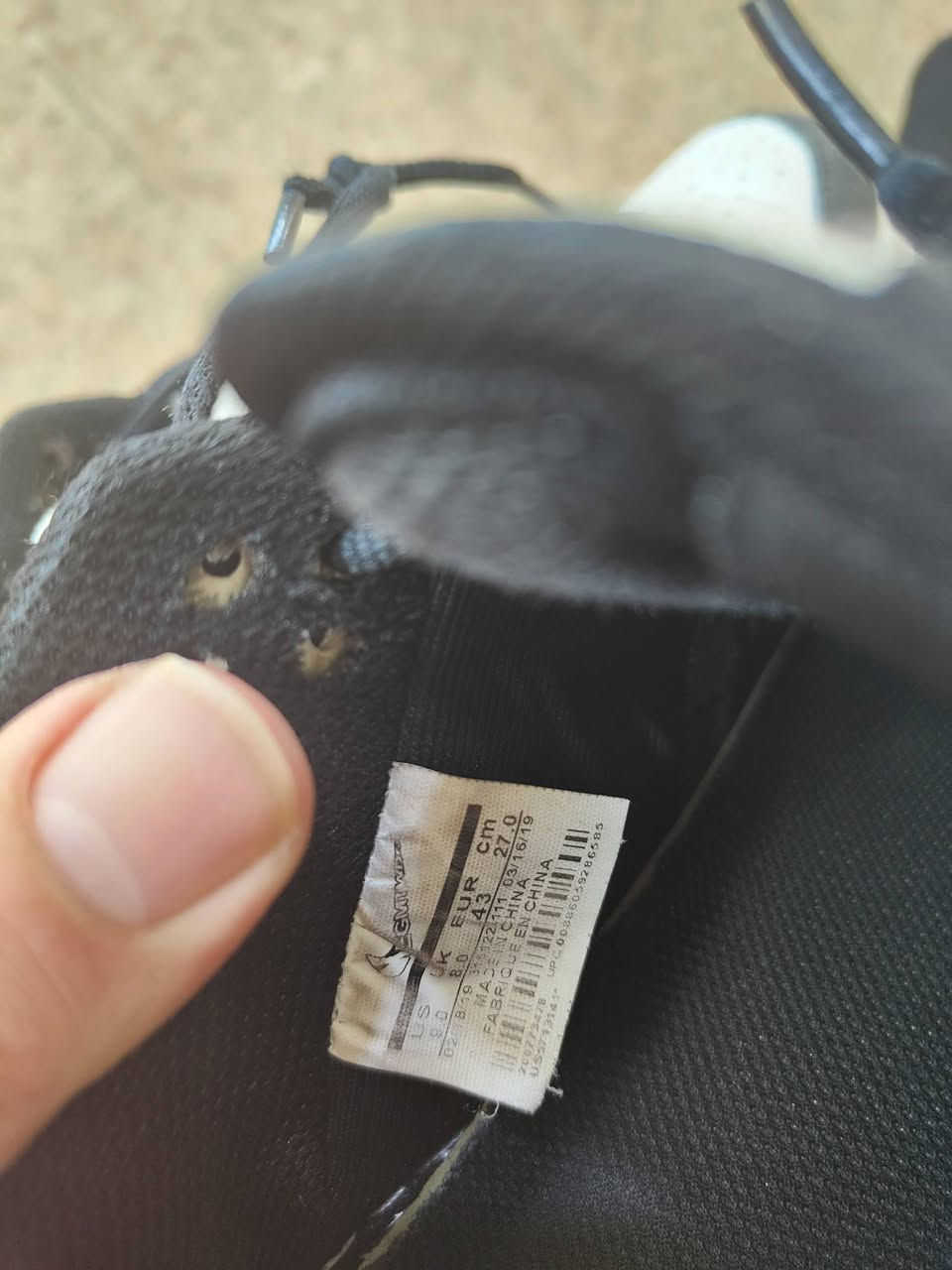 Nike AIR
42 
باله 
ب10


**إذا كنت صاحب هذا الإعلان وتريد حذفه لأي سبب، رجاءا أرسل رسالة إلى الدعم الفني**