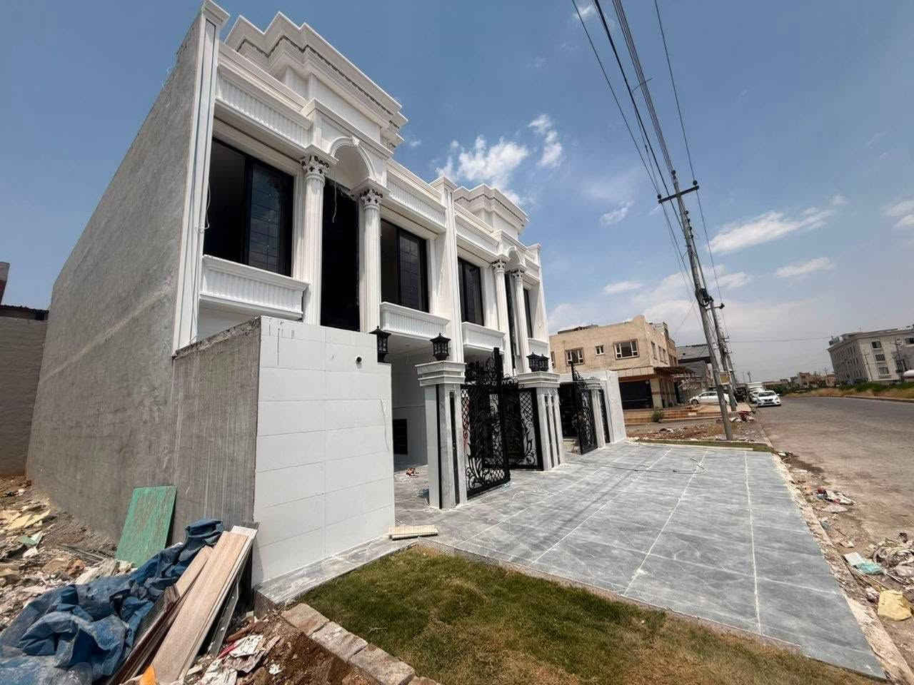 🔸سند طابو يتسجل بإسم اي عراقي
📍أربيل- منزلين لبيع حي فرمانبران قرب شارع120M ع سايدين 30M عريض

➖مساحة 125M+125M طابقين 
يتكون⤵️
➖4غرف نوم 
➖استقبال-صاله-مطبخ-مجموعه صحيات-كراج
***********
***********
***********
**********************
في حال لم يتوافق العقار مع رغبتكم او لم يكن بقدر امكانيتكم زوروا موقعنا على تلكرام للتصفح على اكثر عدد من العقارات المتوفرة•https://t.me/miran_48

12 دفتر
