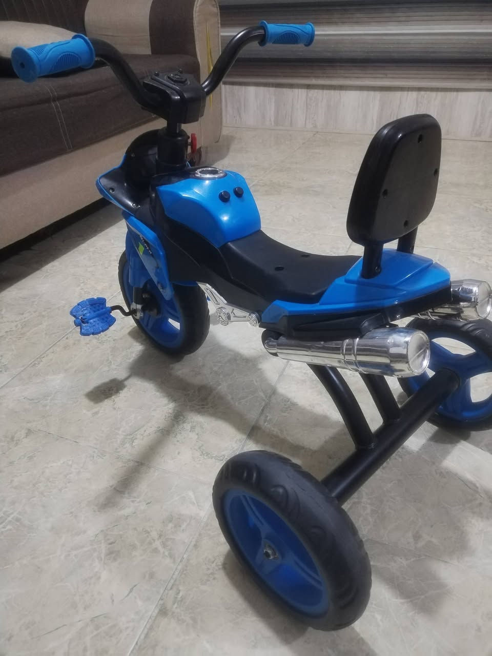 باسكل أطفال للبيع صار سبوع ماخذه وماصعد عليه ولا مره ابني كتل نفسه عليه ونوب بطل  أخذته ب٣٥ من يم كراج بغداد مال بعقوبة ب٢٥ قفله بل عافيه عل ياخذه بعقوبة حي المعلمين للاستفسار ***********
