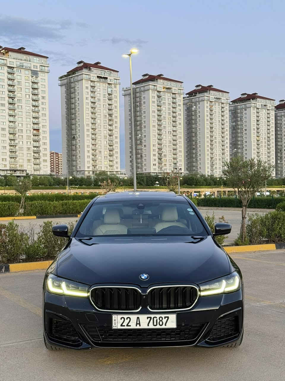 ﷽
للبيع 
بي أم دبليو 
5 Series 
موديل 2021 
مواصفات M-Package
لون مميز نيلي
مواصفات فوول ١/١ 
بصمة ، فتحه  ، سنوق شفط ، لايت ليد و متحرك ، داتاشو جبير ، ٤ رادار ، كشن كهرباء ، ستيرن كهربائي ، كشن و ستيرن هيتر ، كشن خلفي هيتر ، دبل رادار ، رادار جبير ، عداد إلكتروني ، ٥ كاميرا ، ٥ بردات ، داخا اوف وايت ، كشن ٧٠٠ ،  سماعه Harman/Kardon
سيارة بدون قطره صبغ بدون حادث بدون ارباك 
سياره مابيه ١ دينار مصرف 
٤ تاير جديد
رقم اربيل ، رقم سنوية ، هزه كل جديد 
مكاني سليمانيه 
***********
