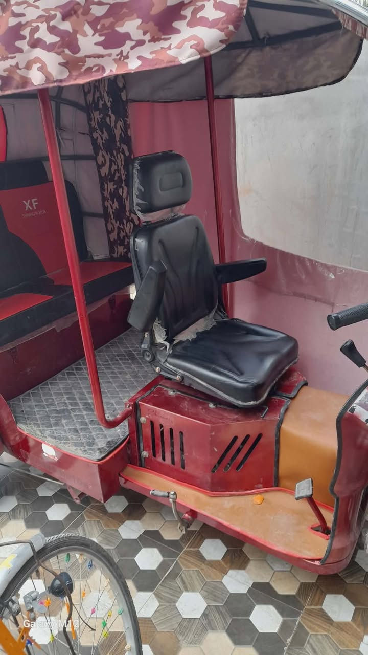 السلام عليكم ورحمه الله وبركاته 
تكتك لبيع وراق صلية كفالة ترقيم 
موديل 2023نقة مال خياس مابية جديدة نضافة فول ١٠٠من١٠٠ كبل شارع سعر ٣ وبيعة مجال 
سعر جوة بلاش خاص مفتوح  ورقمي ***********
