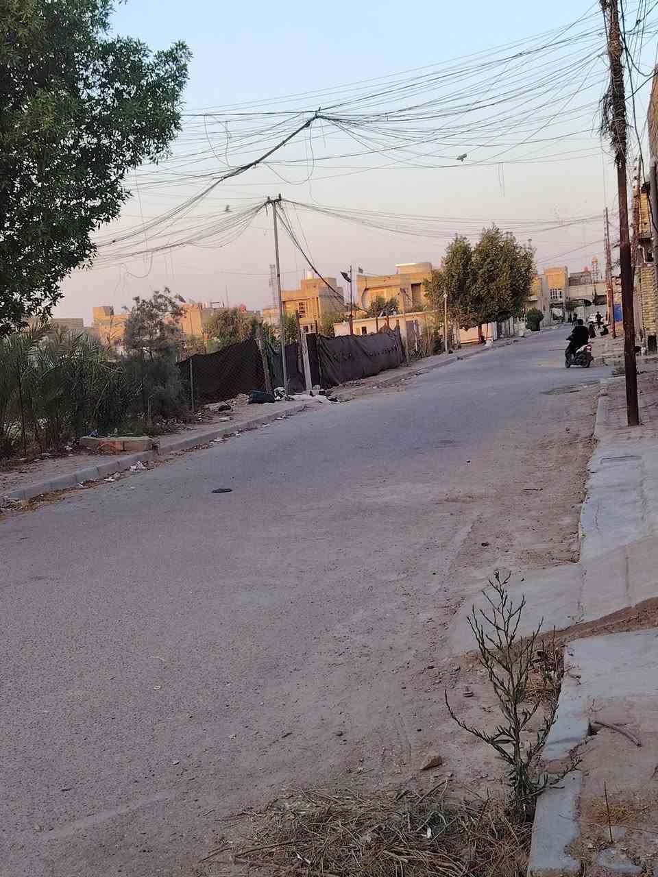 السلام عليكم عقار للبيع ابو رمانه  مساحة ٢٤٠ متر طابق ونص طابو صرف حر البيت
للأستفسار 
***********

