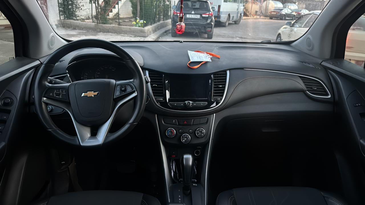 تراکس مودیل 2023
ماشي ۳۳ میل
مواصفات فول
بدون صبغ 
سعر 130$
رقم کوریک واتساپ ***********
